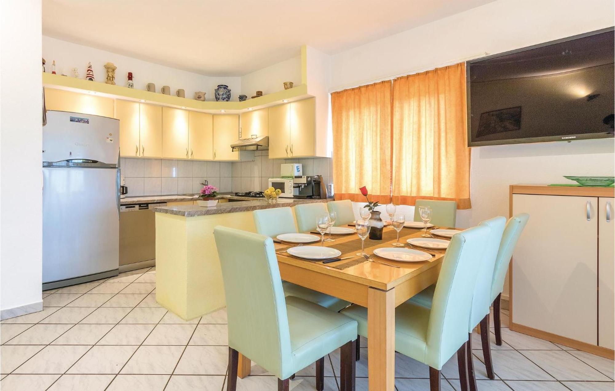 4 Bedroom Beautiful Apartment In Štinjan Kültér fotó