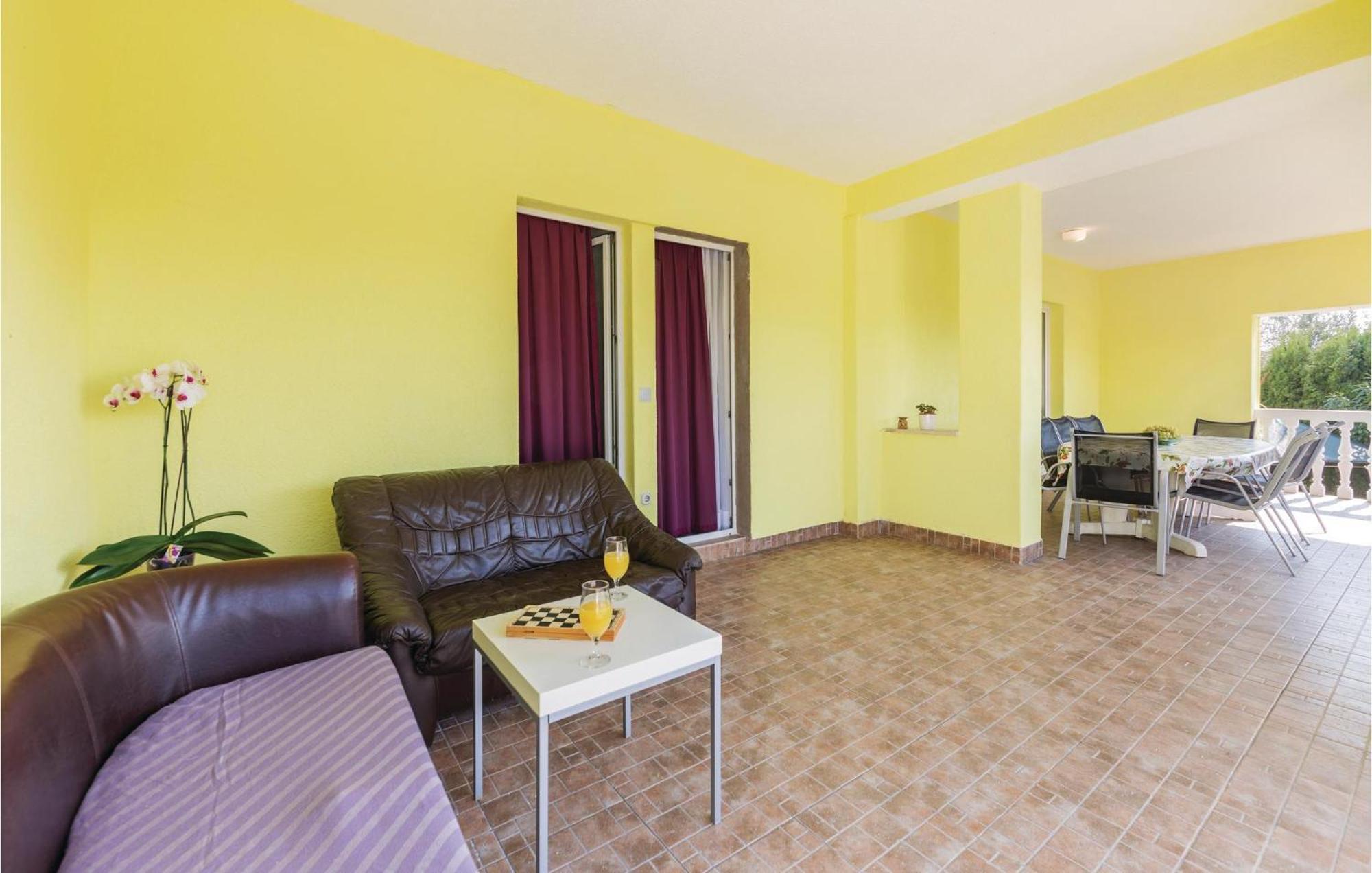 4 Bedroom Beautiful Apartment In Štinjan Kültér fotó